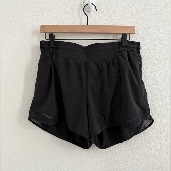 Lululemon// EUC Hotty Hot Shorts 4” in black - Picture 7 of 9